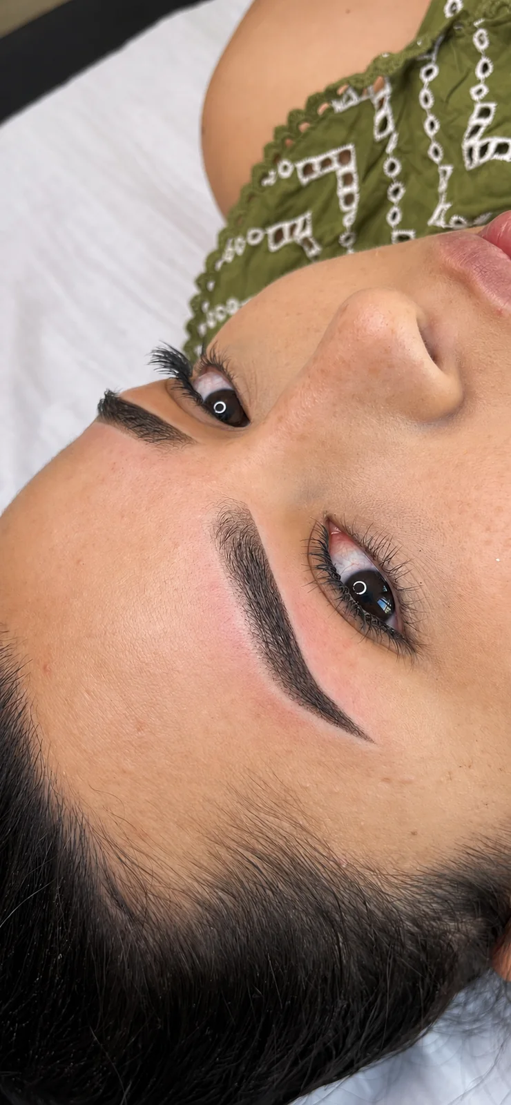 Sourcils · le détail du geste — réalisation Maison Beauté by Aoitef